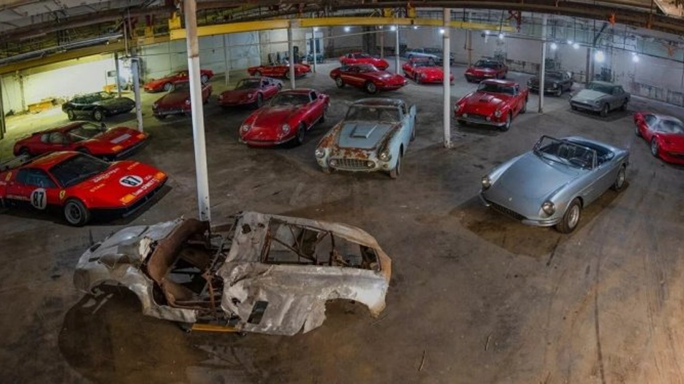 Впечатляющая коллекция: на аукцион выставили очень ценные Ferrari