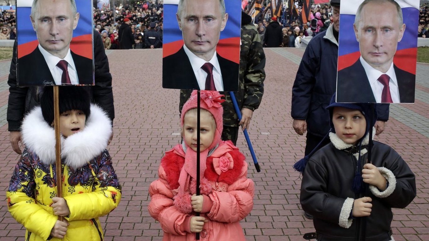Путин придумывает новые законы, чтобы похищать украинских детей с оккупированных территорий