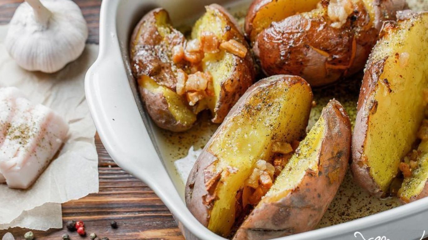 Ідеальна картопля з салом — відео рецепт