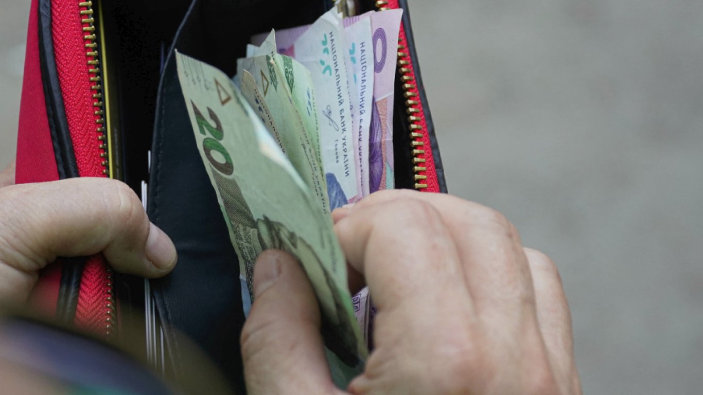 Мінімальна пенсія у 13 000 грн: ПФУ гарантує нові суми з березня