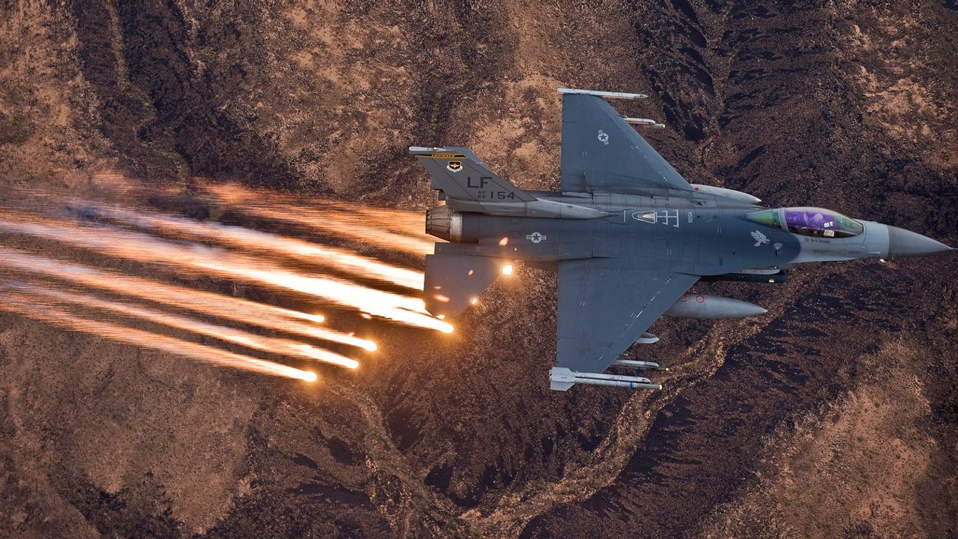 Стало известно, что нужно для работы самолетов F-16 в Украине.