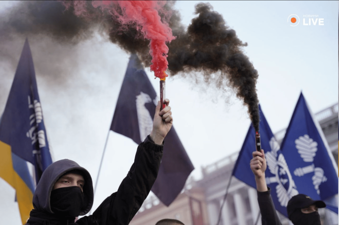 У Києві пройшов марш до Дня добровольця - фото - фото 2