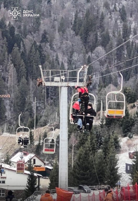 На Захар Беркуті зупинився підйомник
