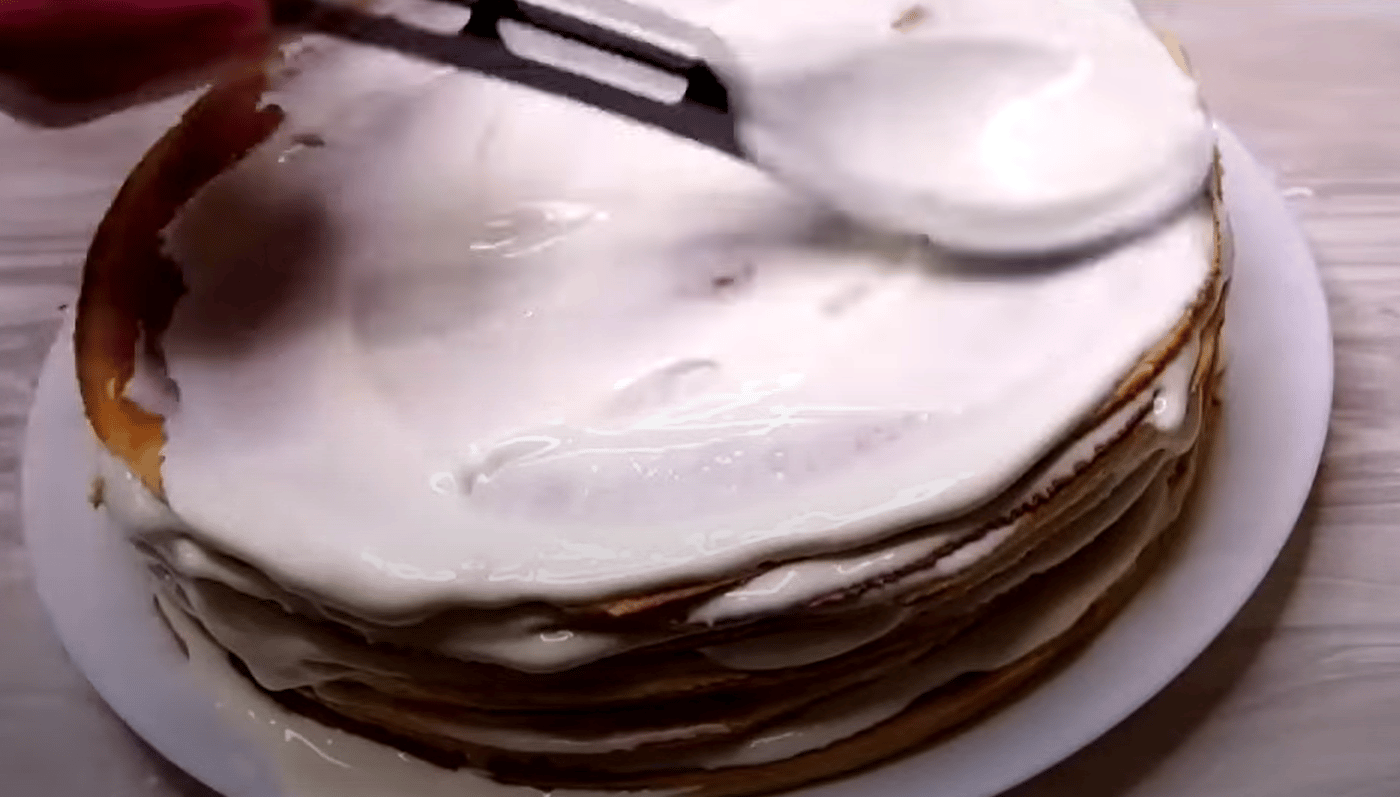 Торт Сметанник на сковороді - рецепт з фото