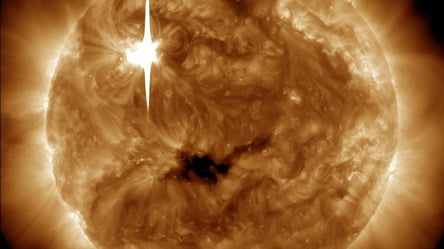 На Солнце зафиксированы две мощные вспышки — кто в опасности - 285x160