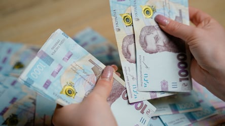 Один із банків припинить виплати: що треба зробити до 15 вересня - 285x160