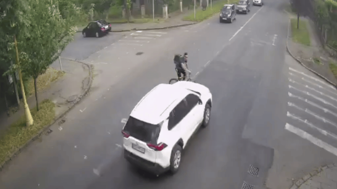 ДТП в Ужгороді 24 травня — поліція розшукала водія, який збив велосипедиста