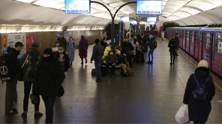 Хто не платитиме за метро в березні — перелік пільговиків - 285x160