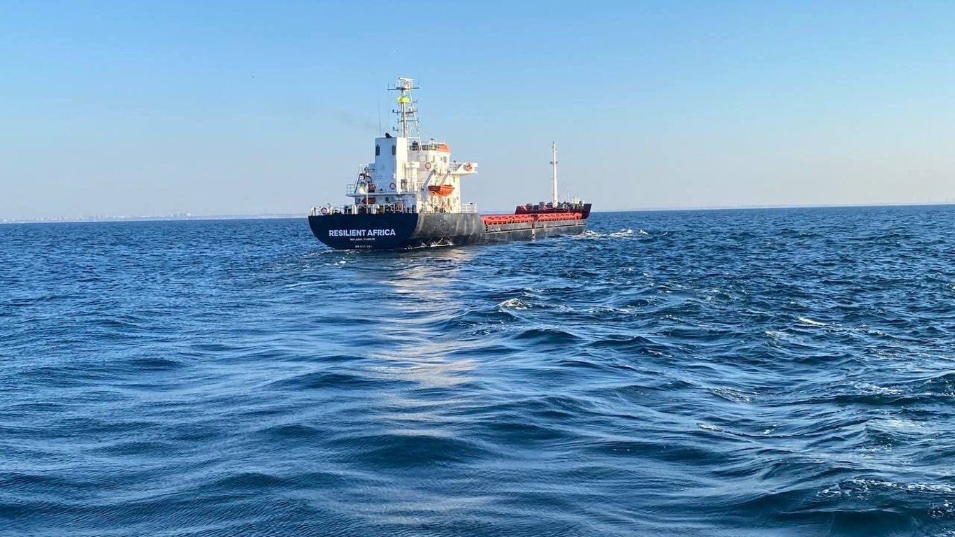 Альтернативний шлях у дії: перше судно із зерном залишило порт Чорноморськ