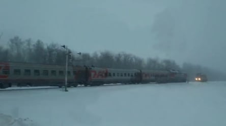 У РФ зіткнулися два потяги — є багато постраждалих - 285x160