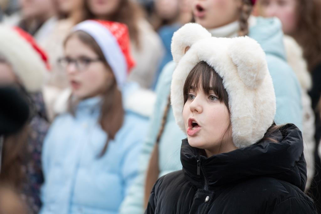 Дівчинка щедрує в Одесі