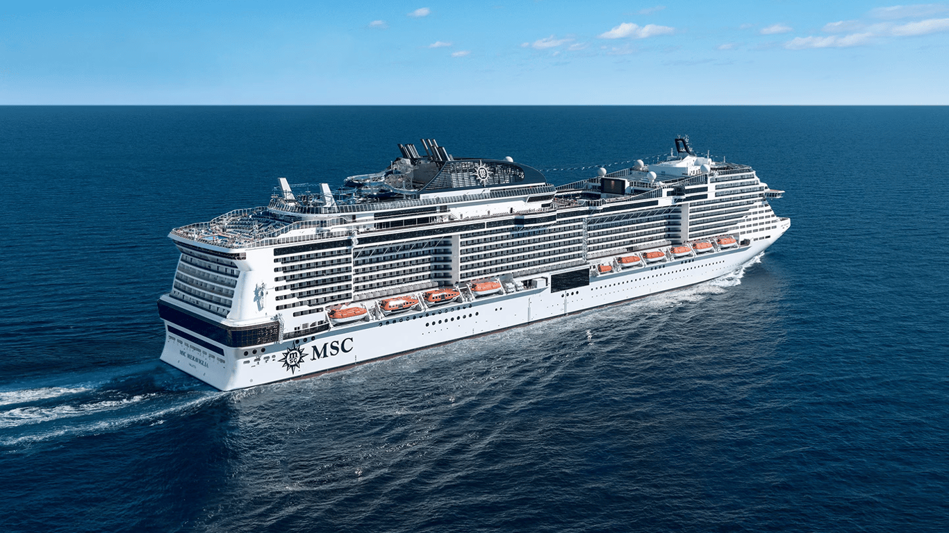 Круизные лайнеры, застрявшие в портах Ближнего Востока, наконец смогли покинуть Ормузский пролив