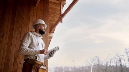 Споруда на ділянці — коли сусід має право вимагати знесення - 285x160