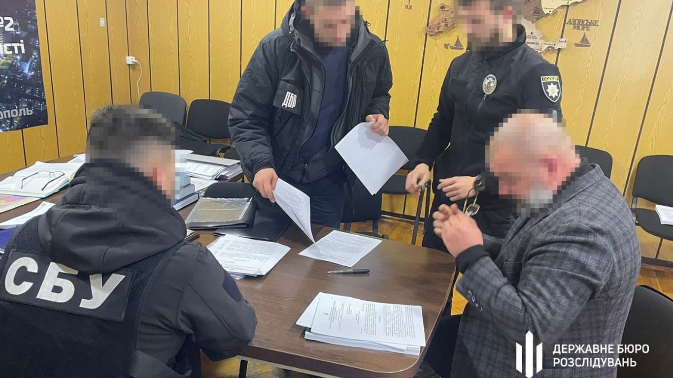 Вимагали "данину": на Одещині правоохоронці постануть перед судом