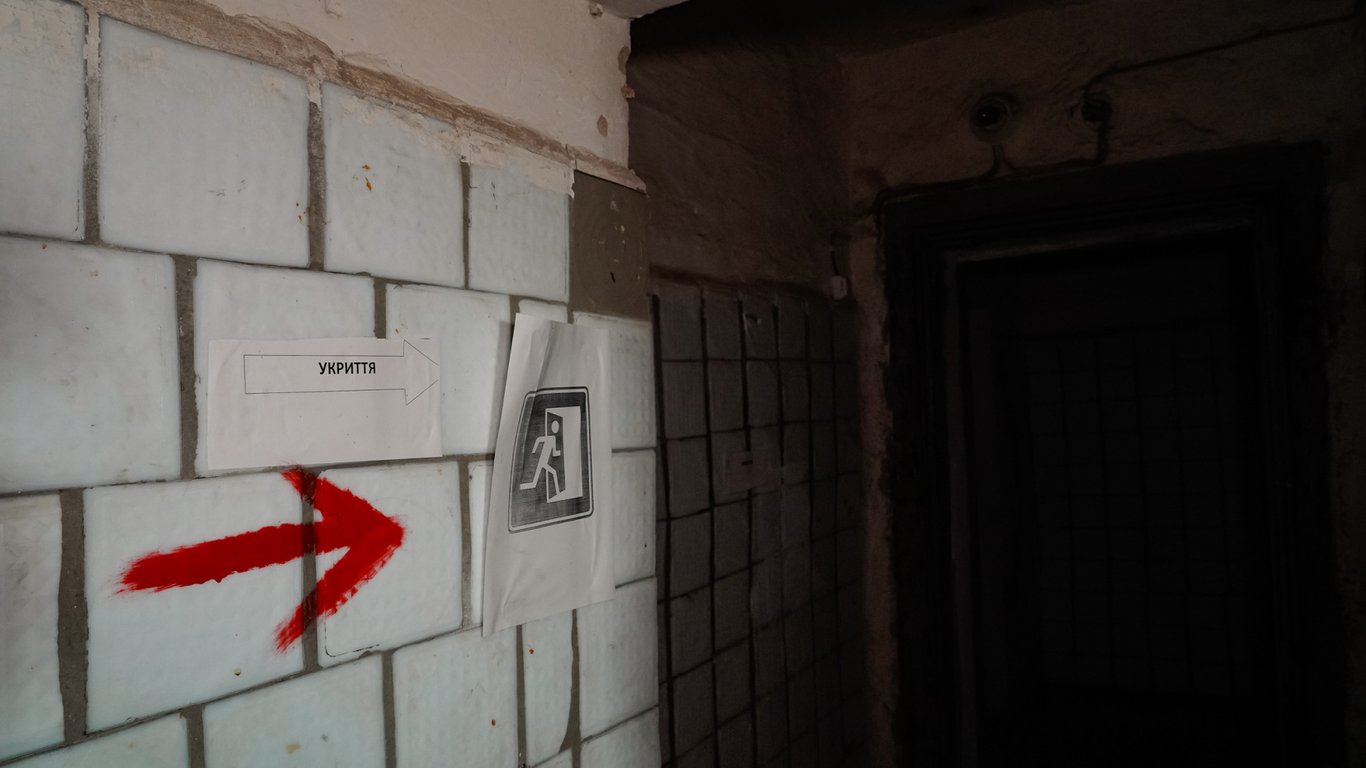 Двері в туалет за 23 тис. грн: депутат Київради розповів про перевірку укриттів