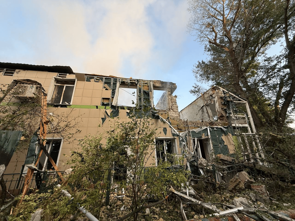 Атака на Одесу — під завалами шукають людей - фото 4