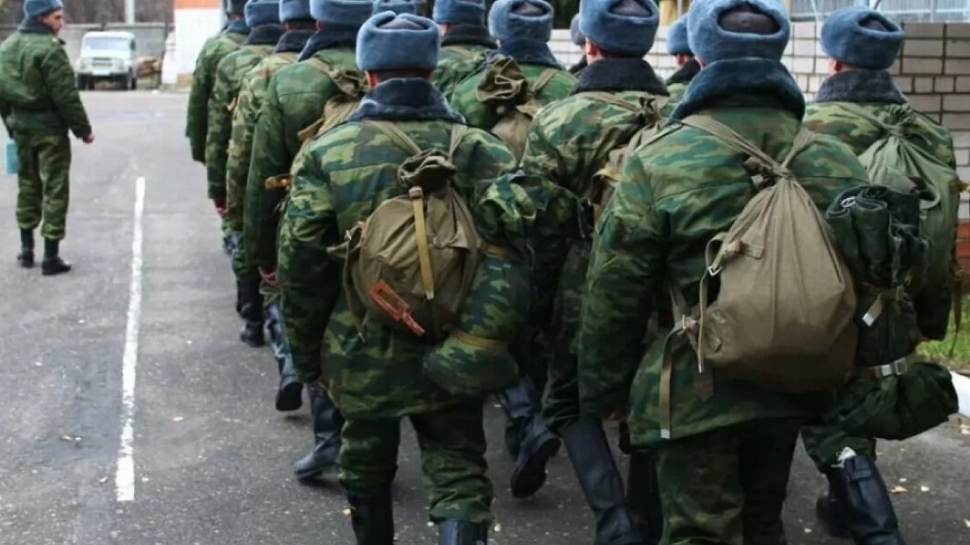 Мобілізація в росії — попри завершення призову запасників чоловіків беруть до війська