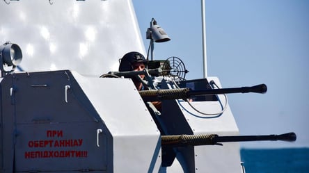 В ОК "Юг" показали, как тренируются украинские воины в море - 285x160