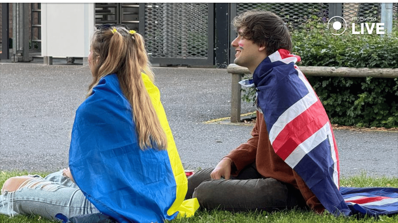 Люди чекають на Євробачення-2025