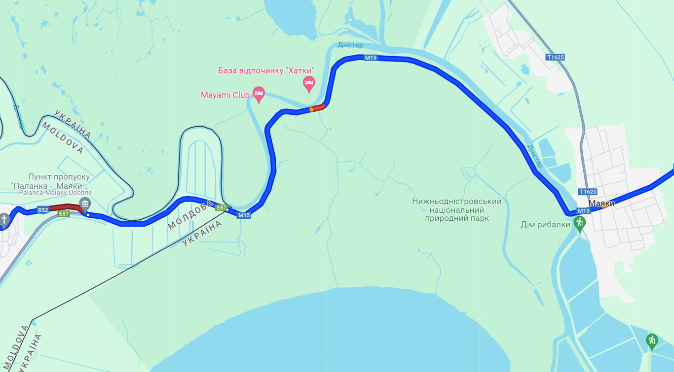 Охочих виїхати за кордон багато — на міжнародній трасі Одещини затори та черги на КПП - фото 1