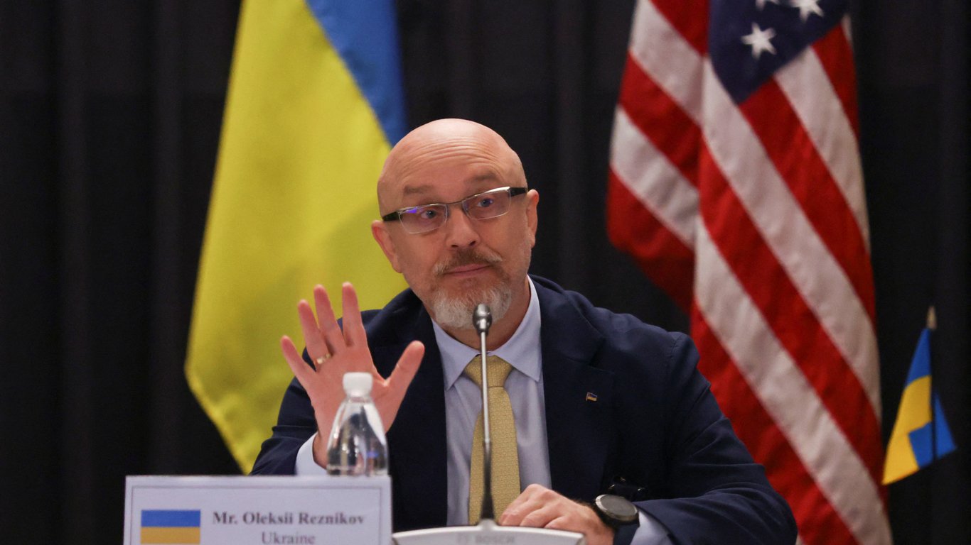 Экс-министр обороны Украины заявил, что помощь от США не спасет от прорыва фронта