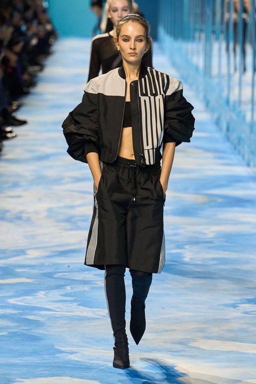 Як носити спортивний одяг весною-літом 2025