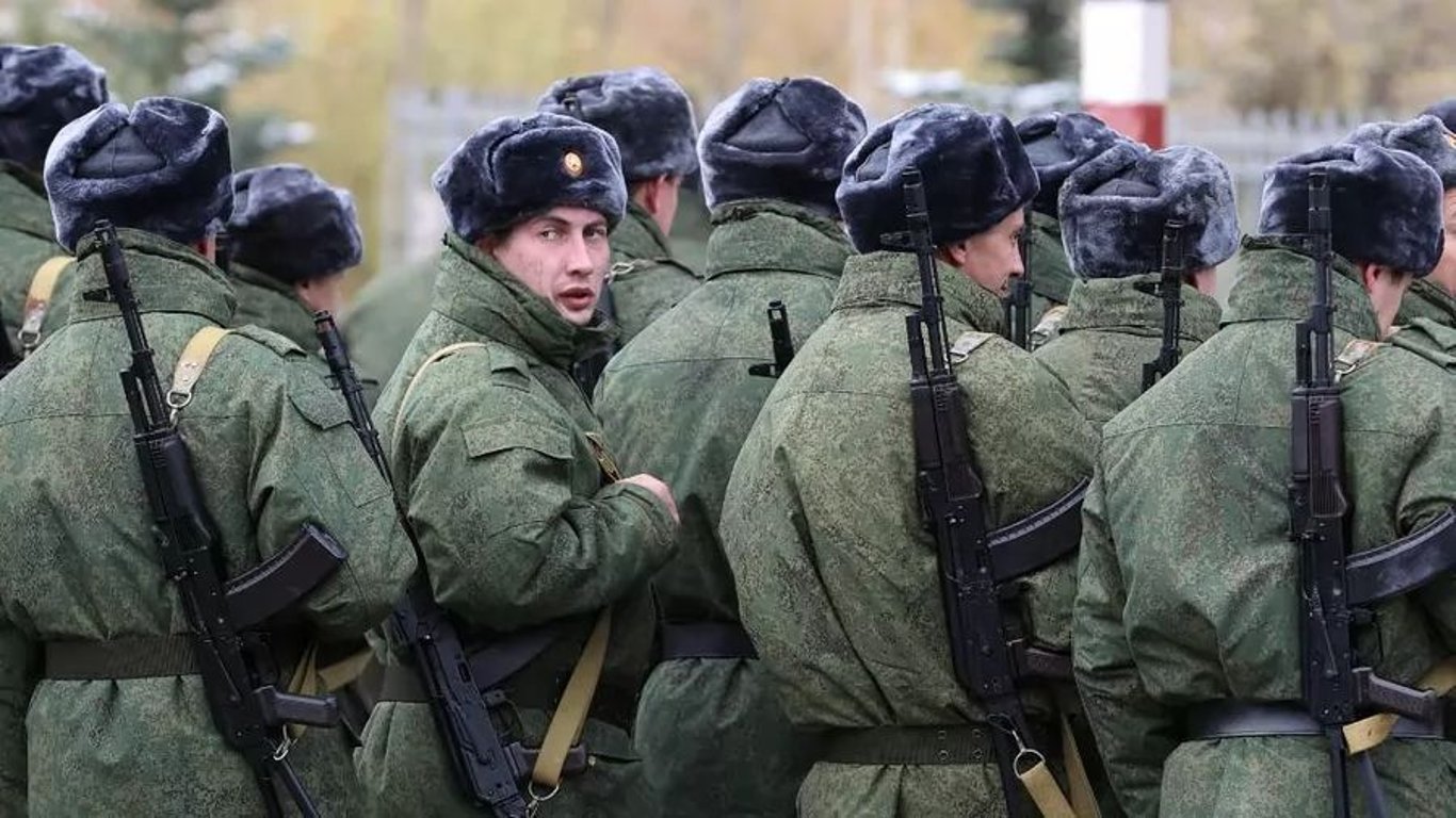 "Сколько легло уже": оккупант в перехваченном разговоре жалуется на большие потери армии РФ