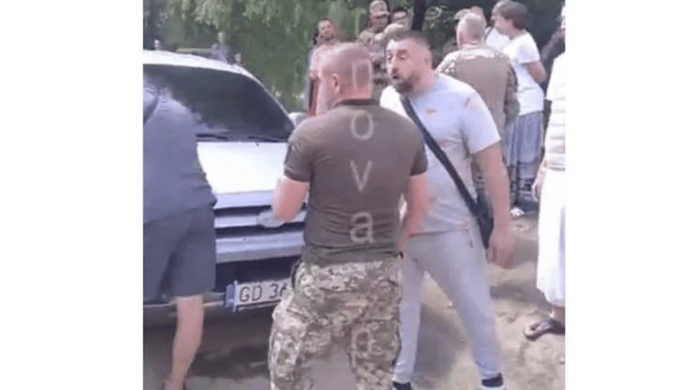 Конфлікт між ТЦК та кришнаїтами у Мукачево — комунальник зі Стрия вибачився перед військовими