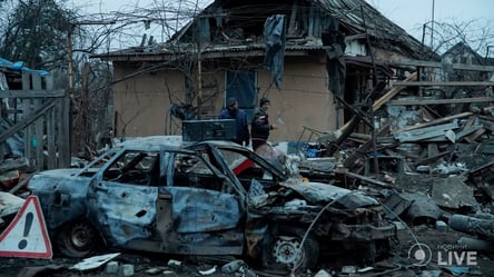 Руїни будинків та знищені авто: наслідки ракетної атаки 29 грудня - 285x160