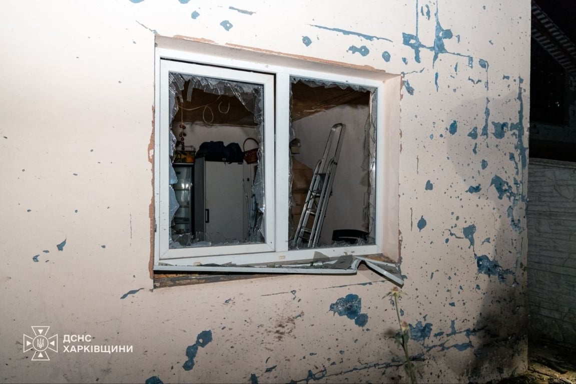 Вибиті вікна будинку після атаки БпЛА на Харків
