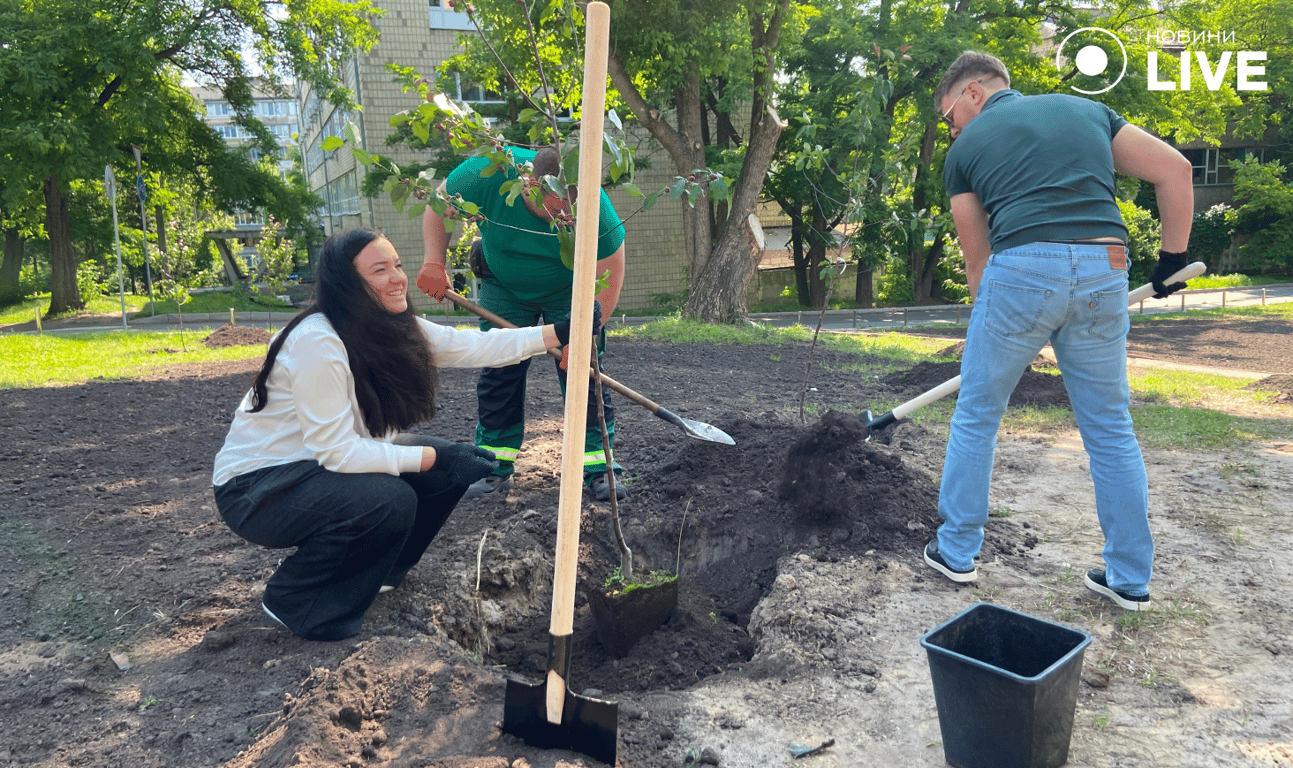 Висадили сквер памʼяті загиблих журналістів.