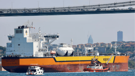 США разрешили продажу нефти из России - 304x171