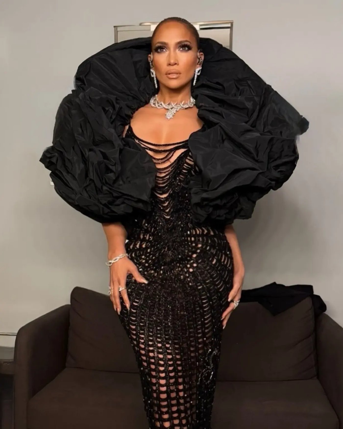 Jennifer Lopez stunned with a stylish look - photo