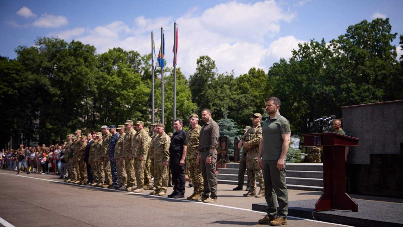 Зеленський звернувся до випускників Національного університету оборони