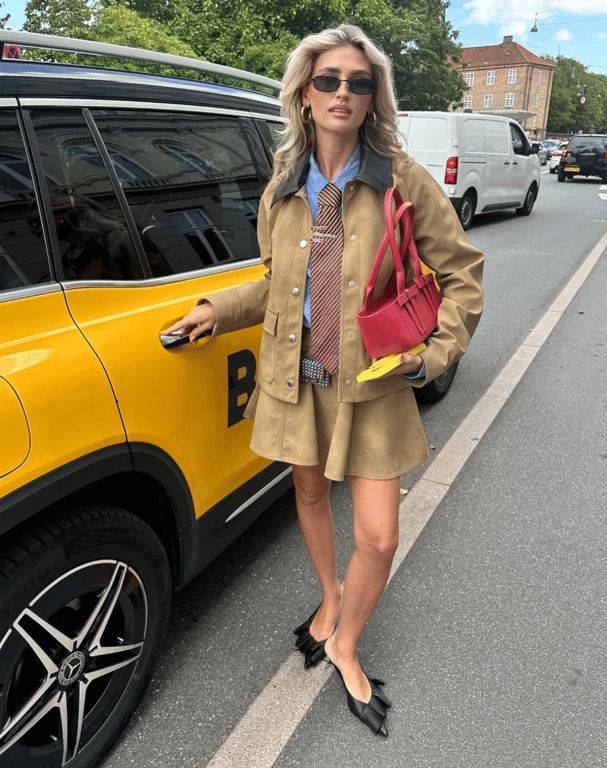 Цю куртку можна по-різному інтегрувати в образі