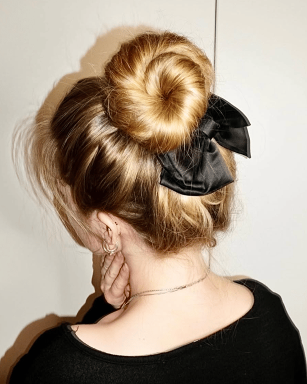 Стрічка додасть зачісці оригінальності