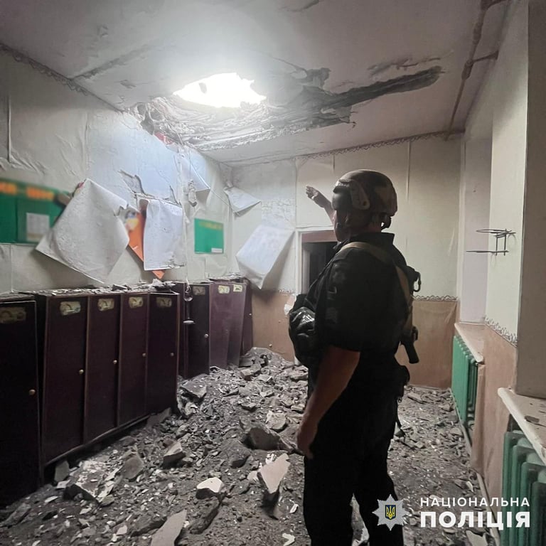 Поліцейський на місці обстрілу