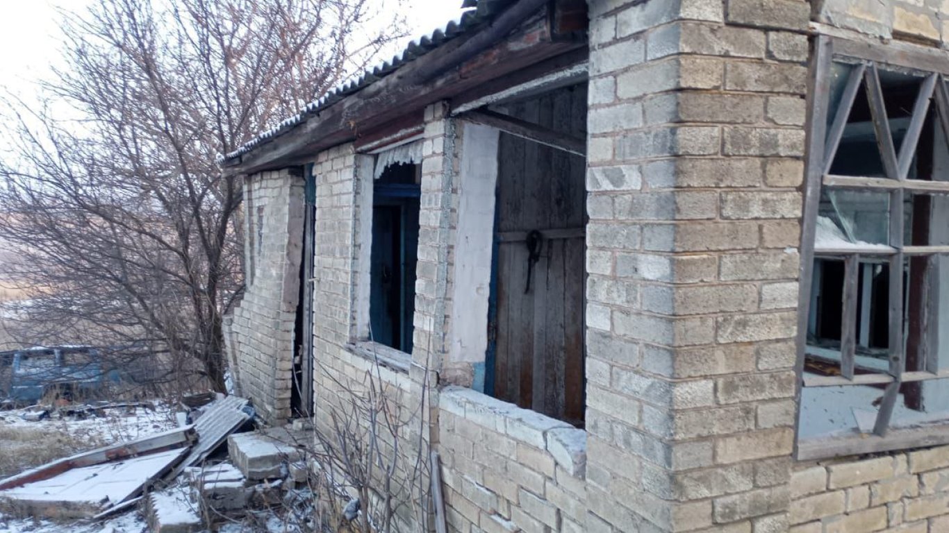 Оккупанты обстреляли жилые дома в Донецкой области — есть раненые