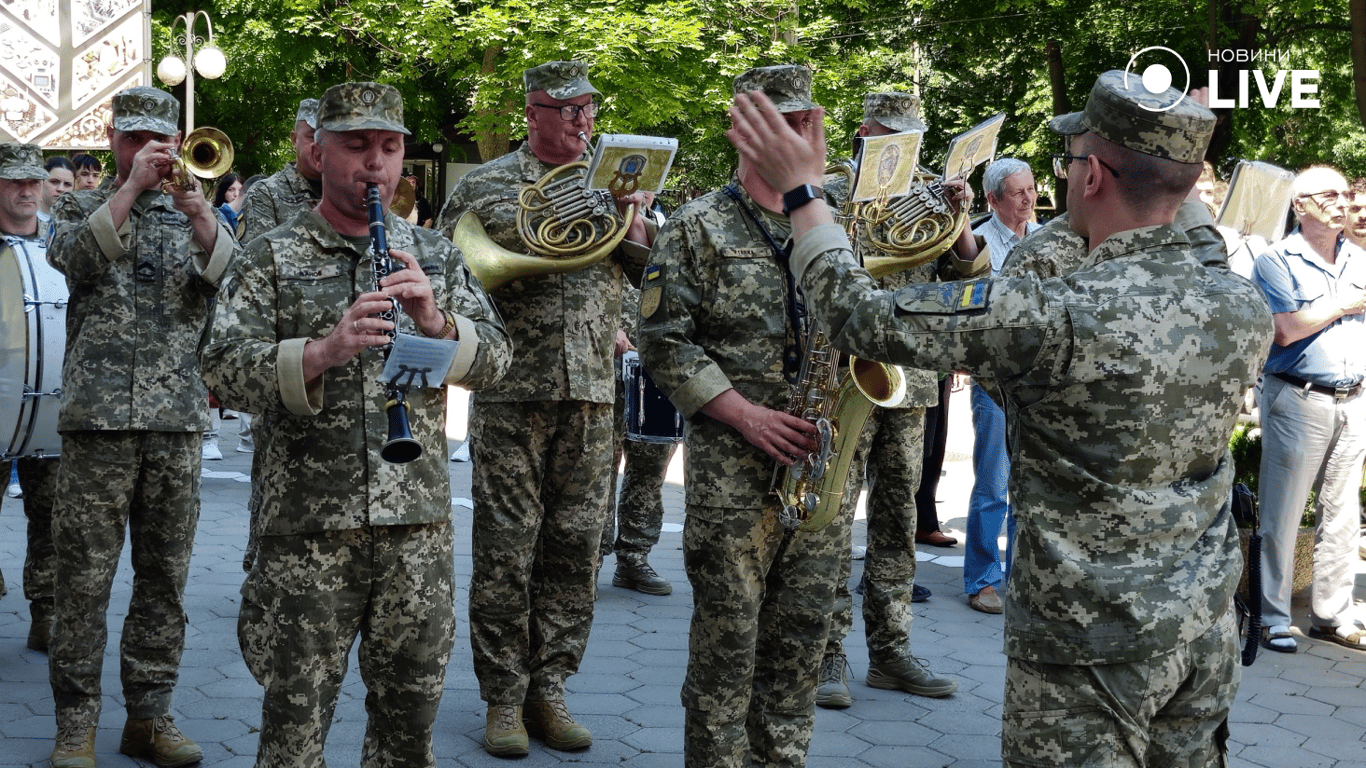 В Одесі відкрили меморіальну дошку Олексію Вадатурському