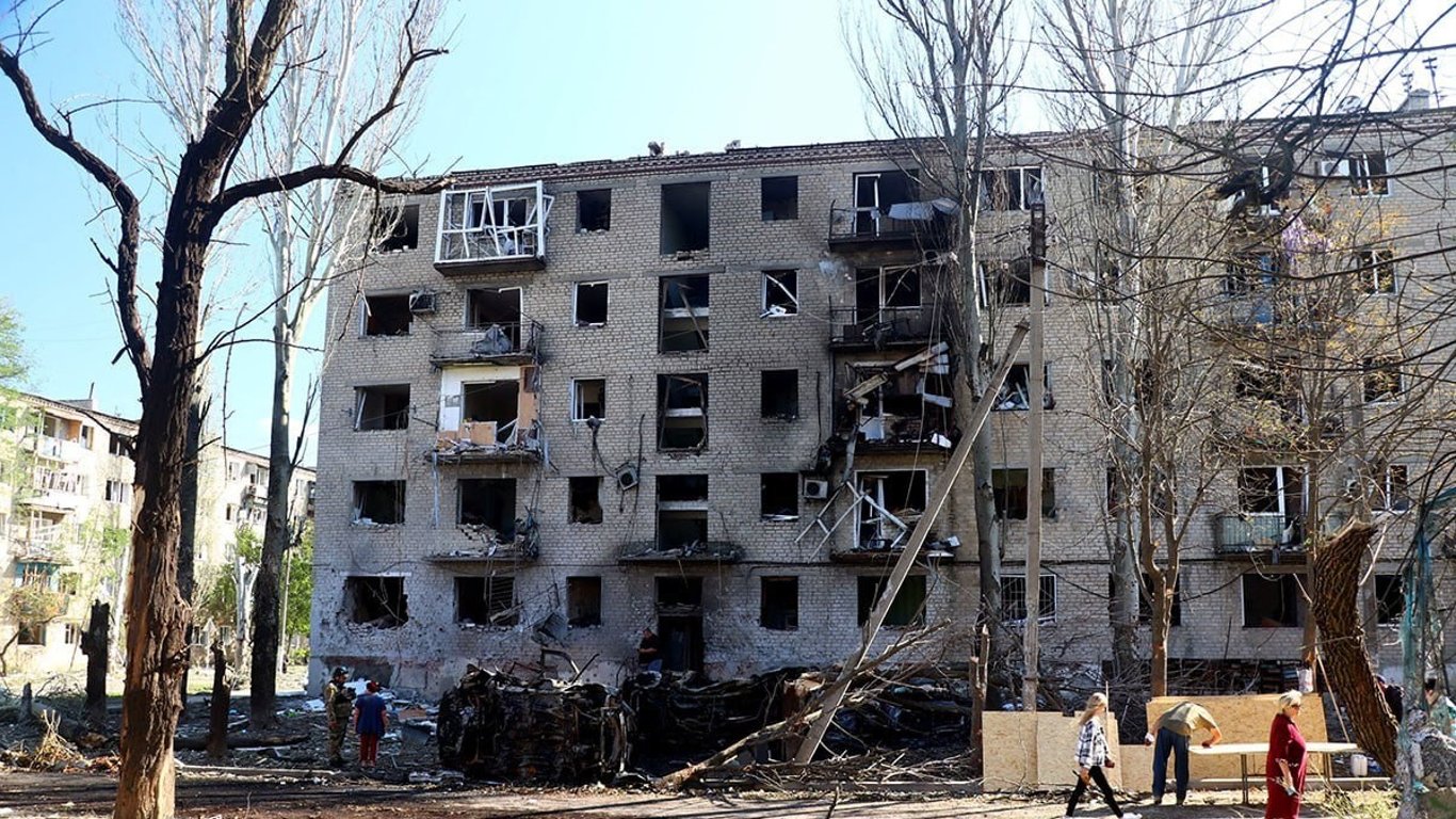 Армія РФ атакувала "іскандерами" десятки будинків Курахового: нові подробиці