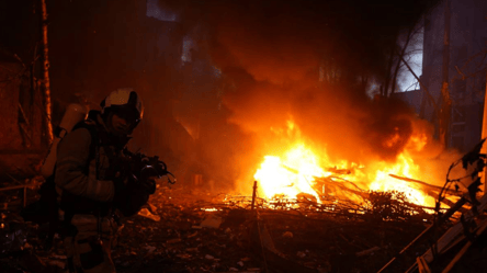 Масована атака РФ на Київ — є постраждалі та руйнування - 285x160