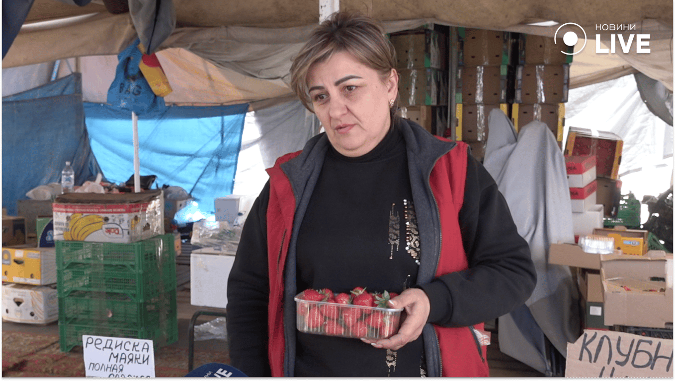 Весняний базар в Одесі: скільки коштують огірки та полуниця - фото 2