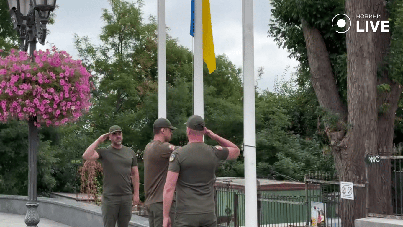 Одеса відзначила День прапора урочистим підняттям стяга — фото - фото 3