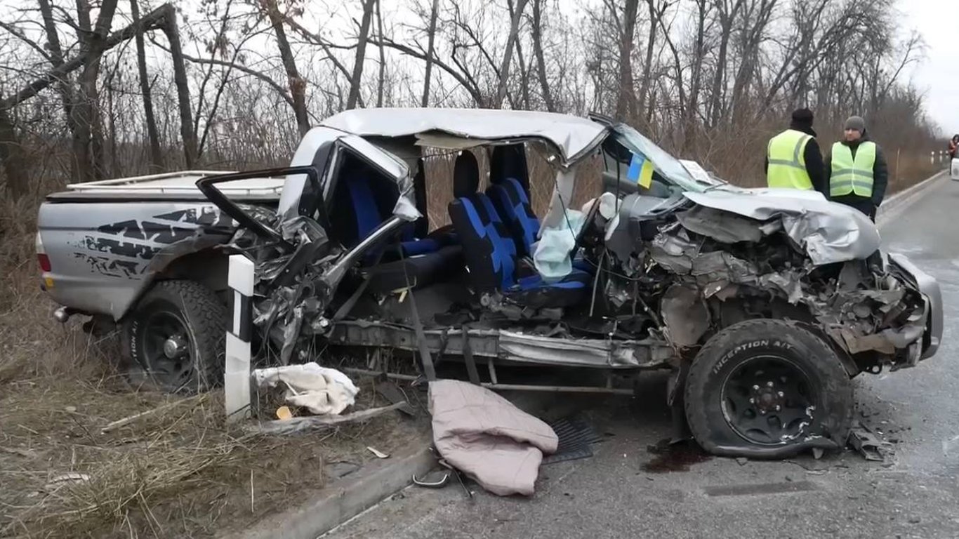 Полиция показала кадры жуткого ДТП на Харьковщине, в котором погибли шесть человек