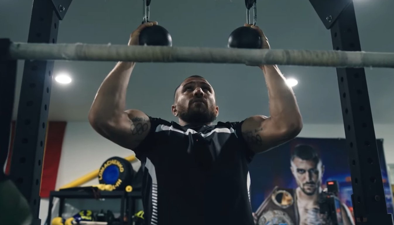 Василий Ломаченко