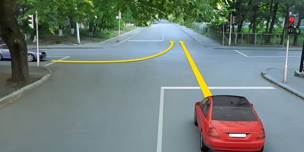 Тест з ПДР: хто з водіїв зобовʼязаний поступитися?