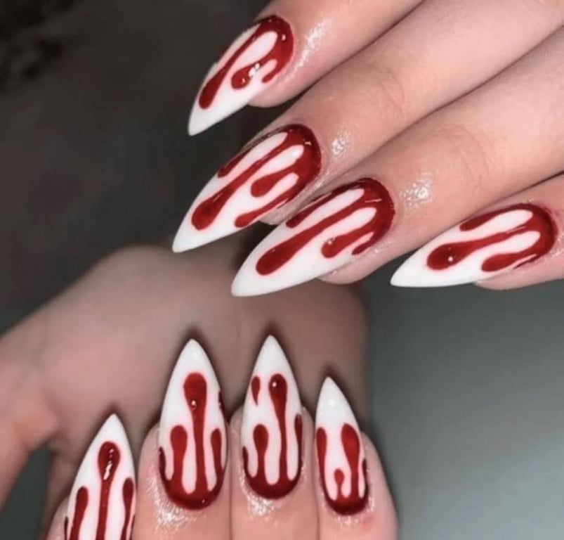 Манікюр, що має лячний і стильний вигляд