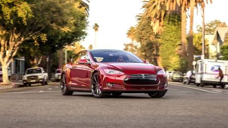 Чому не варто купувати вживаний електрокар Tesla - 285x160