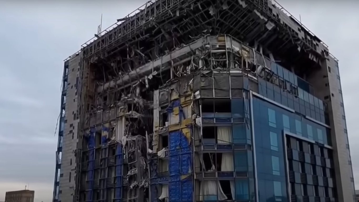 Как сейчас выглядит поврежденный отель в Харькове — кадры съемки с дрона
