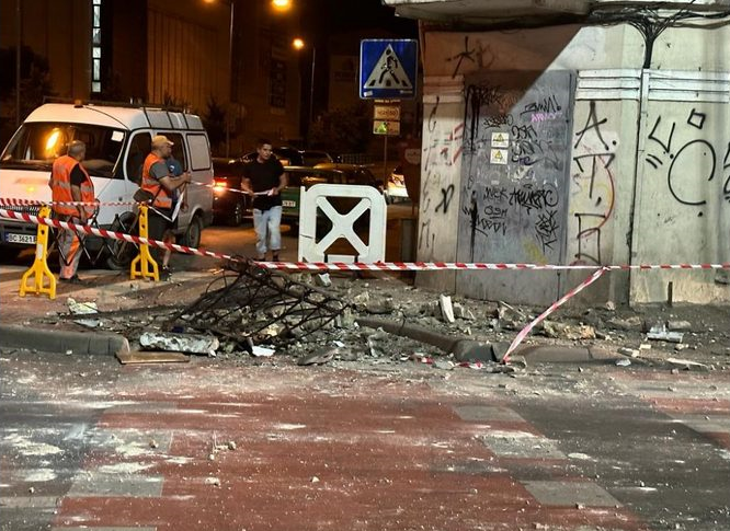 Последствия обрушения балкона во Львове. Фото: ЛГС